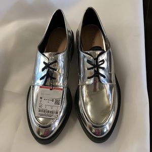 Zara Trafaluc black lace Oxford shoes. Metallic silver. Size 40. Never worn.